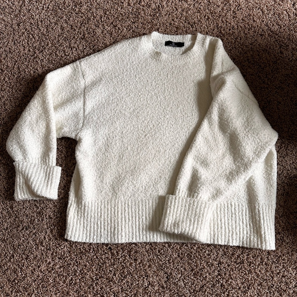 Cozy Women's white Bouclé Crewneck Sweater
